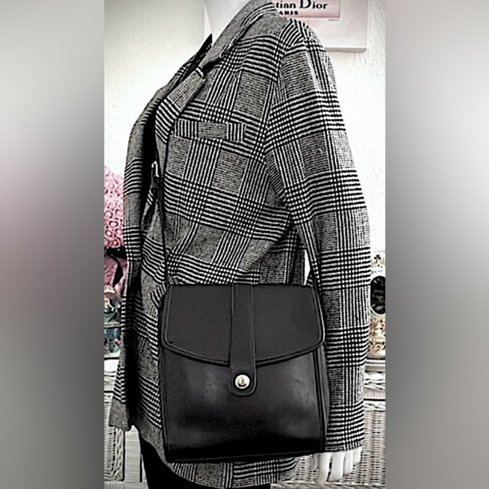 Vintage Coach Scout Cross Body Bag  #0397135 Black Calfskin Leather 9.5”x9”x1.75